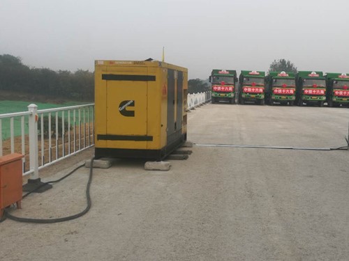 米易电力系统的稳定性和设备兼容性如何影响发电机组的频率规格？