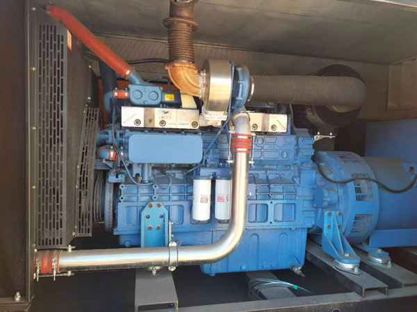 米易燃油消耗率与进气温度的具体关系是什么？