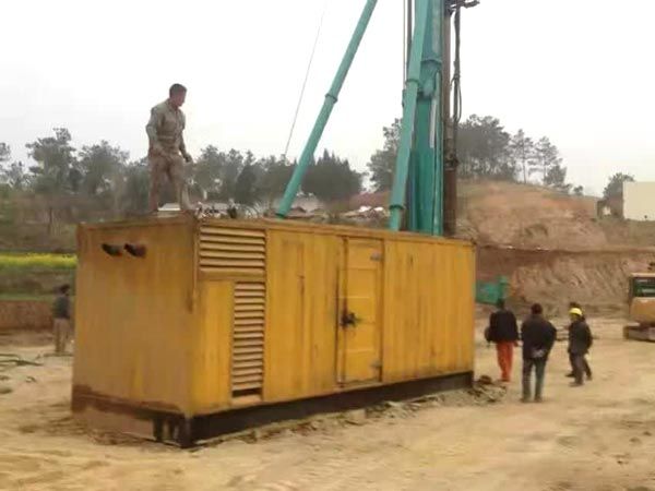 米易如何判断水冷式机油散热器密封件是否需要更换？